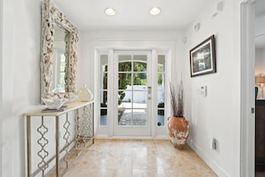 Interior entrance - 30A Sunset Beach House - Villa Infinity (Panama City Beach)