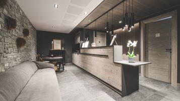 Apartment | Reception