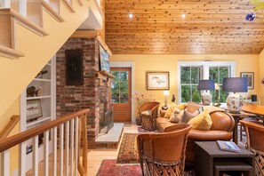 Interior - Charming Luxury 3-bedroom cottage in South Kingstown (South Kingstown)