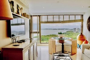 Living area - Beautiful Apartment at Radisson (Provincia de Cartagena)