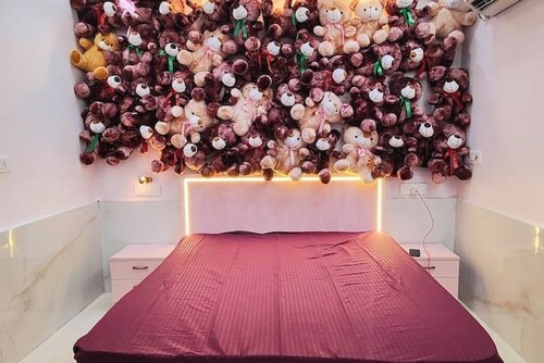 Snuggle Inn - Teddy themed BnB (couple friendly)