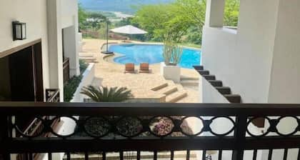 Mansion W/Pool, Chef & Maid Surrounded by Nature