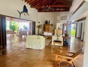 Interior - Mansion W/Pool, Chef & Maid Surrounded by Nature (La Pintada)