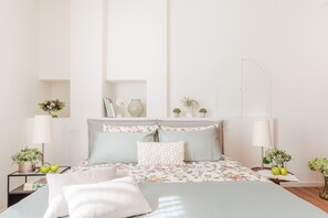 1 bedroom, iron/ironing board, free WiFi, bed sheets - Modern Elegance inside Lucca Walls – with Terrace (Lucca)