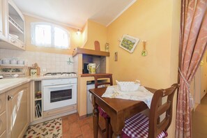 House | Dining