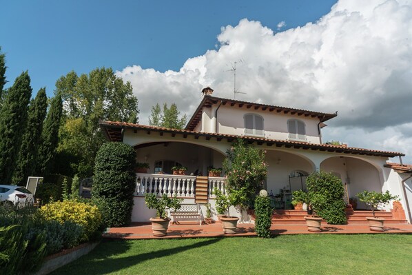 House | Exterior