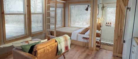 1 bedroom, free WiFi, bed sheets