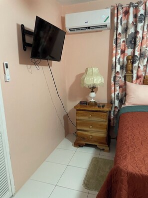 3 chambres, fer et planche à repasser, Wi-Fi, draps fournis