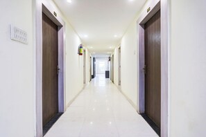 Interior - Super Townhouse Hoshangabad Road Near Aashima Mall (Bhopal)