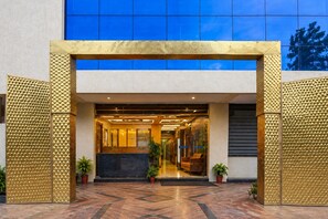 Reception - Super Townhouse Hoshangabad Road Near Aashima Mall (Bhopal)