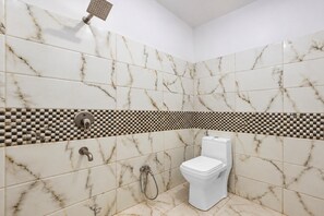 Bathroom - Super Townhouse Hoshangabad Road Near Aashima Mall (Bhopal)
