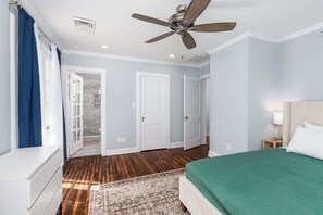 3 dormitorios, escritorio, tabla de planchar con plancha y wifi