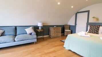 1 bedroom, individually decorated, individually furnished, free WiFi