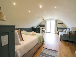 1 chambre, décoration personnalisée, ameublement personnalisé