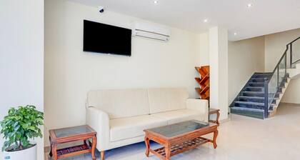 Super Townhouse Isbt Dehradun