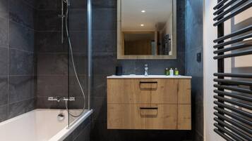Apartment | Bathroom