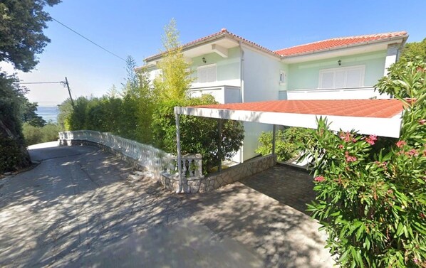 Apartment | Property grounds