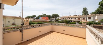 Villa in L'escala Near Riells Beach