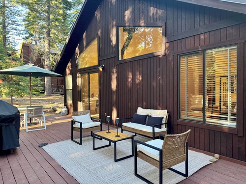 Chic Tahoe Cabin | Soaking Tub, Fireplace, Patio & Forest View, Club Access