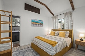 2 bedrooms, iron/ironing board, travel cot, free WiFi - Cozy Pet-Friendly Tahoe Chalet | Fireplace, Sauna & 12Min to Northstar Resort (Kings Beach)