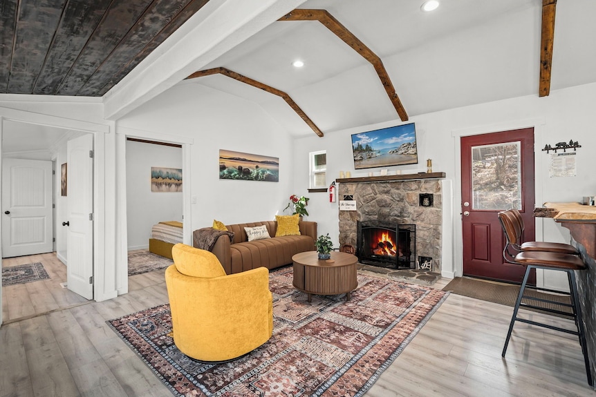 Charming Pet-friendly Cabin | Lakeview, Sauna, Near Northstar & Dining - Truckee, CA