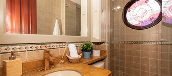 Premium La Candelaria 2BR Chimney Cityview