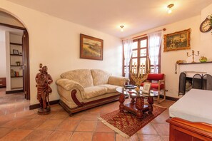 Smart TV, fireplace - Premium La Candelaria 2BR Chimney Cityview (Bogota)