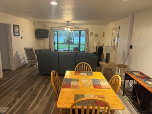 Dining - Condo on Homosassa River (Homosassa)