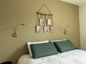 4 bedrooms, desk, iron/ironing board, travel cot - Le Repaire du Châtaignier -House in the country -8 pers. 4 bdrms. -Sidobre -Castres (Le Bez)