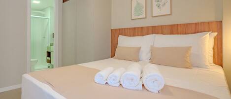 1 bedroom, iron/ironing board, internet, bed sheets