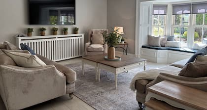 Property 490 - Clifden - sleeps 25 guests in 10 bedrooms