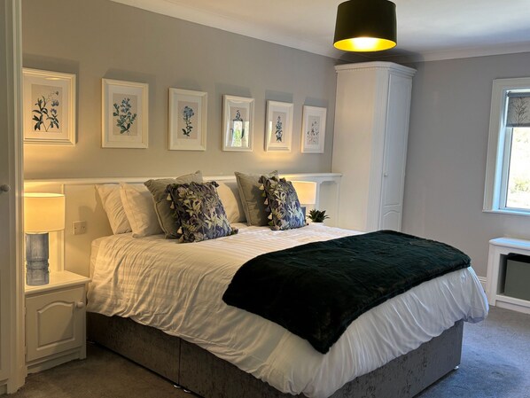 10 chambres, fer et planche à repasser, Wi-Fi, draps fournis