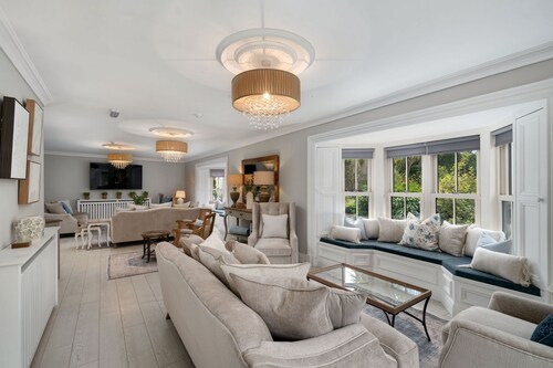 Property 490 - Clifden - sleeps 25 guests  in 10 bedrooms