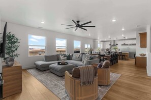 TV, foosball - [The Grandview] Pool, Pickleball, Hot Tub, Views (Page)