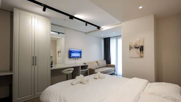 1 bedroom, desk, free WiFi