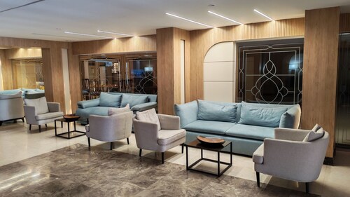 Mira Suit Serviced Apartments