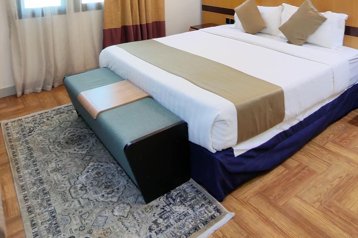 Blackout curtains, soundproofing, iron/ironing board, free WiFi