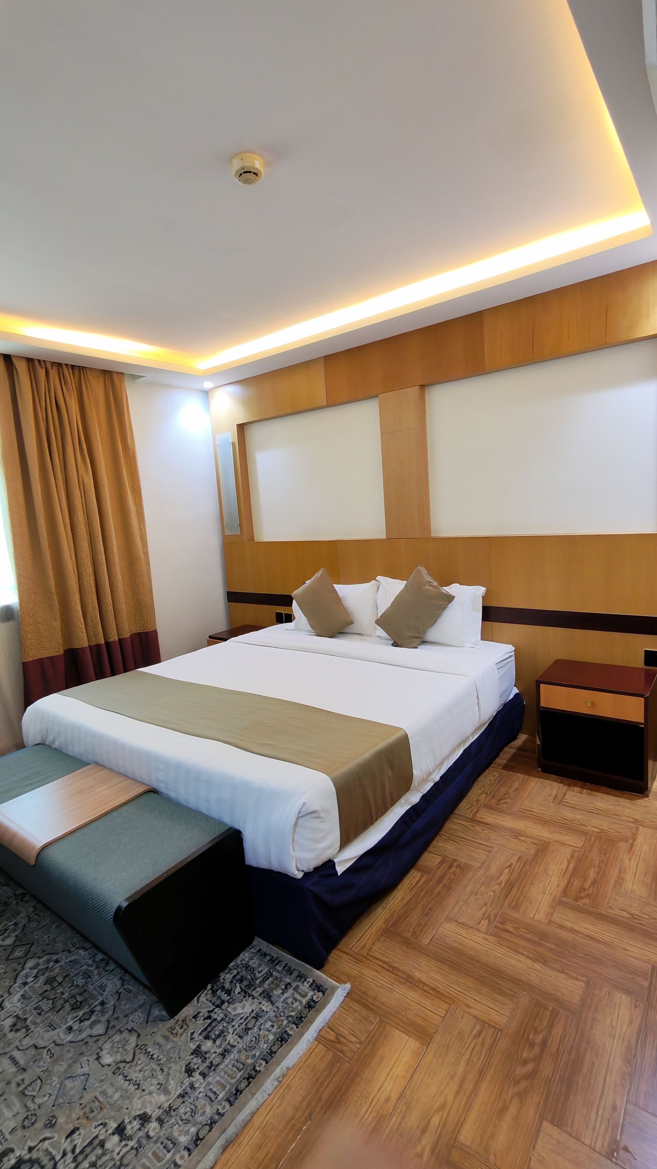 Cortines opaques i habitacions insonoritzades 