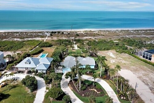 Angel’s Nest – Gulf-Front with Private Pool in Sanibel’s Chateaux Sur Mer