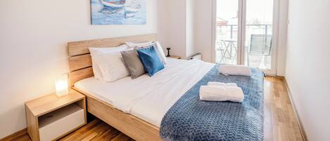 1 bedroom, desk, iron/ironing board, WiFi