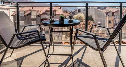 Private Apartment Near Lake & Old Town Fast WiFi