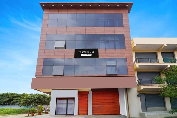House | Exterior - Super Townhouse Bidadi Formerly Royal Garuda (Ramanagara)