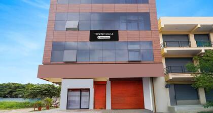 Super Townhouse Bidadi Formerly Royal Garuda