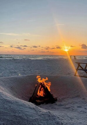 Aurinkotuoleja, rantapyyhkeitä