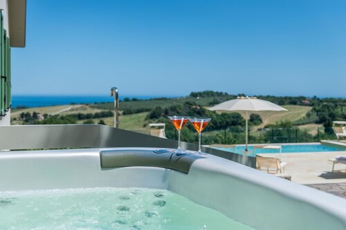 Villa Meer - Villa privata, 5 camere, piscina, A/C, Wifi, Jacuzzi, Marche