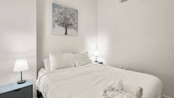 1 bedroom, WiFi, bed sheets