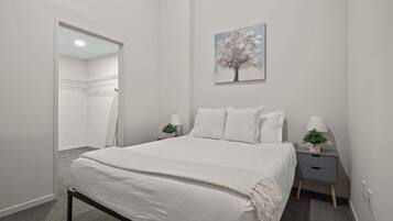 1 bedroom, desk, WiFi, bed sheets