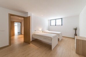 Villa | 4 dormitorios y tabla de planchar con plancha