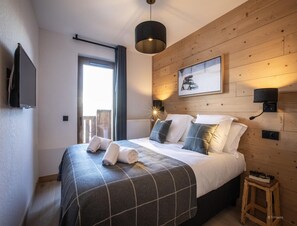 Apartment | 3 bedrooms, bed sheets - Apartment in Alps With Views (Aime-la-Plagne)