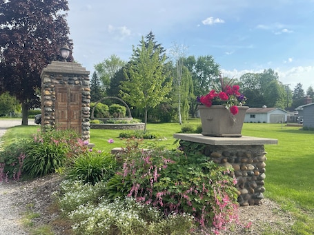 Jardim. Lake Huron Lodge